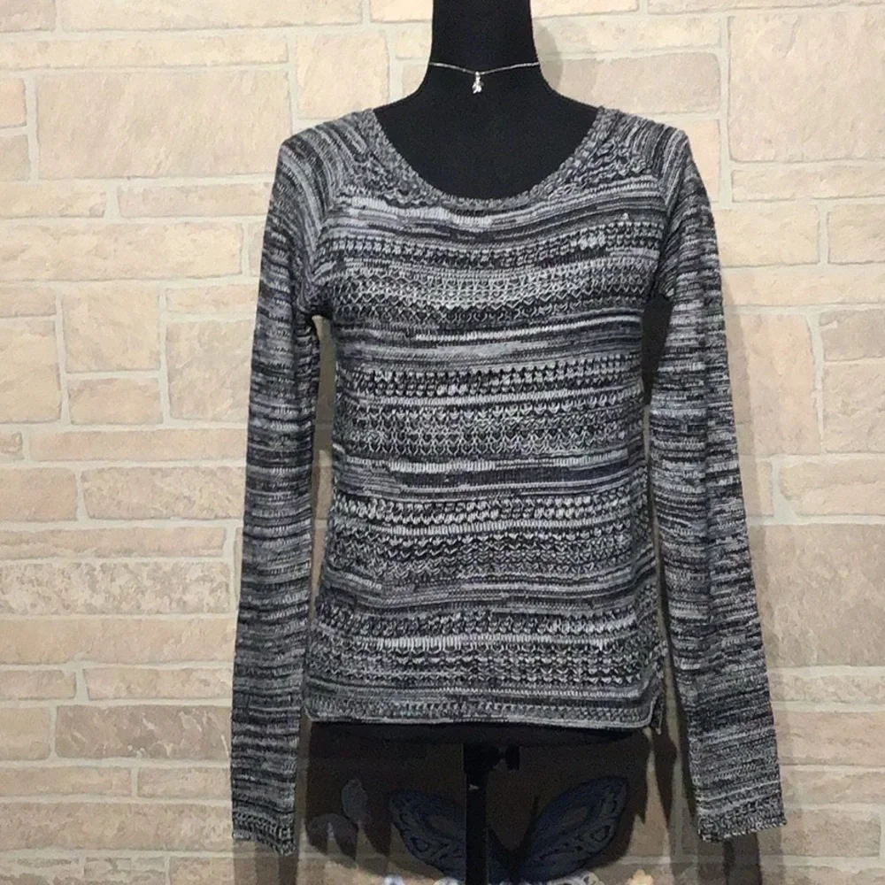 AEROPOSTALE NWT - Sz M - heathered sweater - timeless chic works to everything